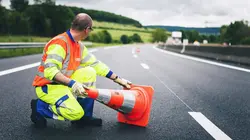 Les hommes de l'autoroute