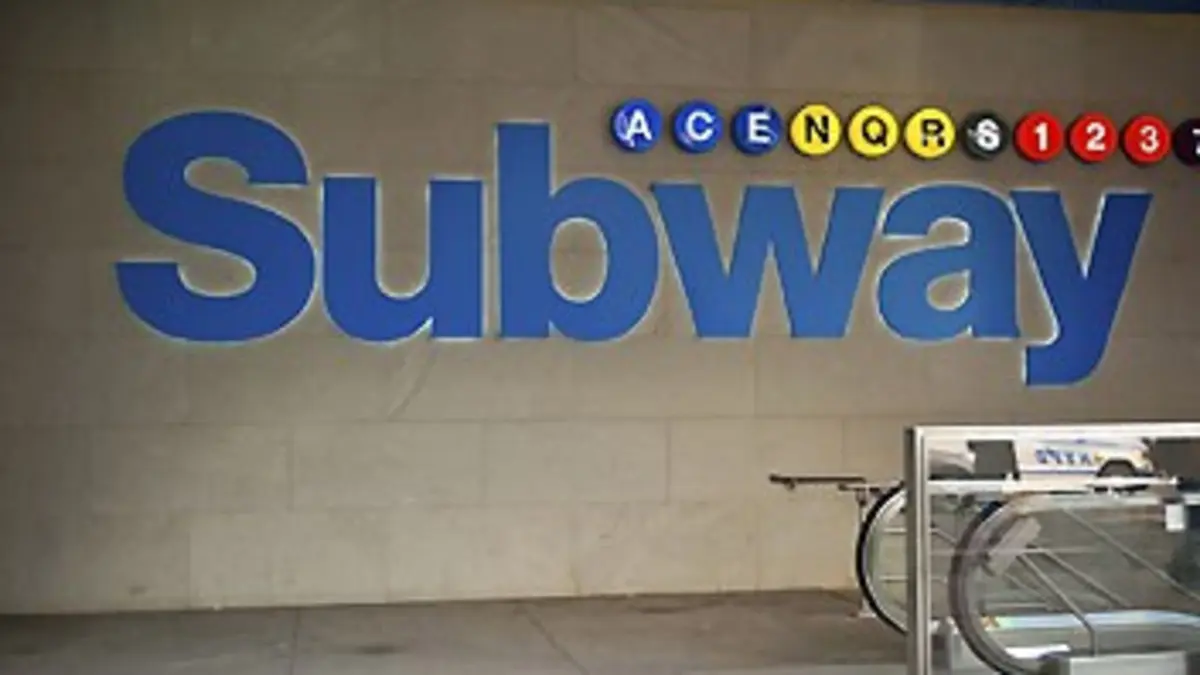 Les inconstructibles S02E01 Une station de métro ultra-moderne