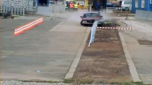 Les indestructibles Projeté dans les airs