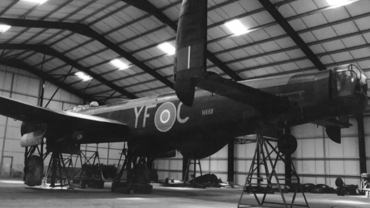 Les légendes de l'aviation de guerre Lancaster, le bombardier de la raf