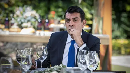 Les liaisons du péché S01E02