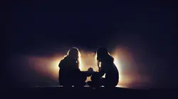 Les liens du mensonge