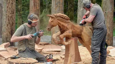 Les maîtres de la tronçonneuse Le choc des styles
