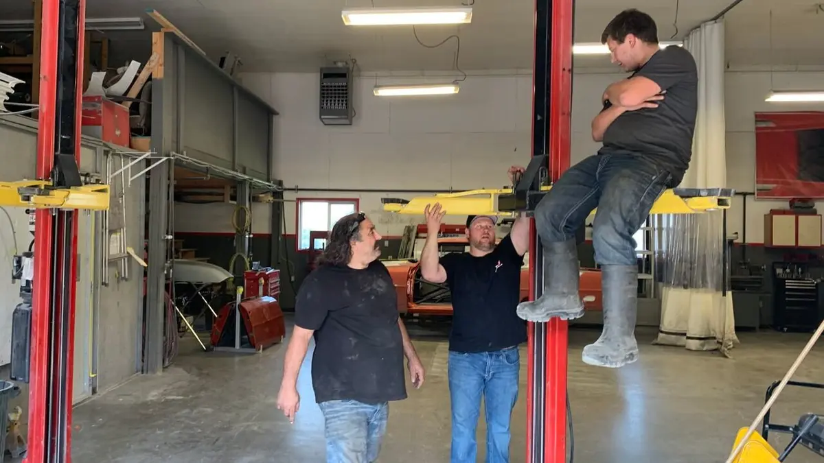 Les mécanos de Rust Valley Coûteux camion