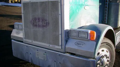 Les monstres de la route S01E01 Les rois de la fête