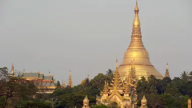 Temple d'Asie : les hommes, la nature et les dieux