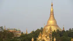 Les monuments sacrés Temple d'Asie : les hommes, la nature et les dieux