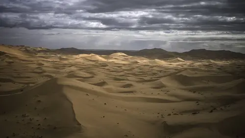 Les mystères de la Méditerranée S01E01 Les animaux de l'extrême