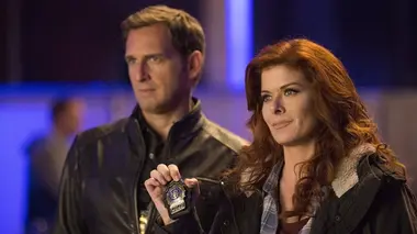 Les mystères de Laura S02E10 Un parfum de crime
