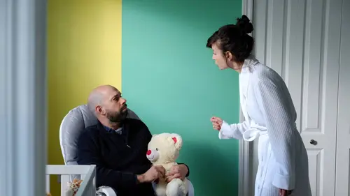 Les Newbies S02E11 La vie est belle