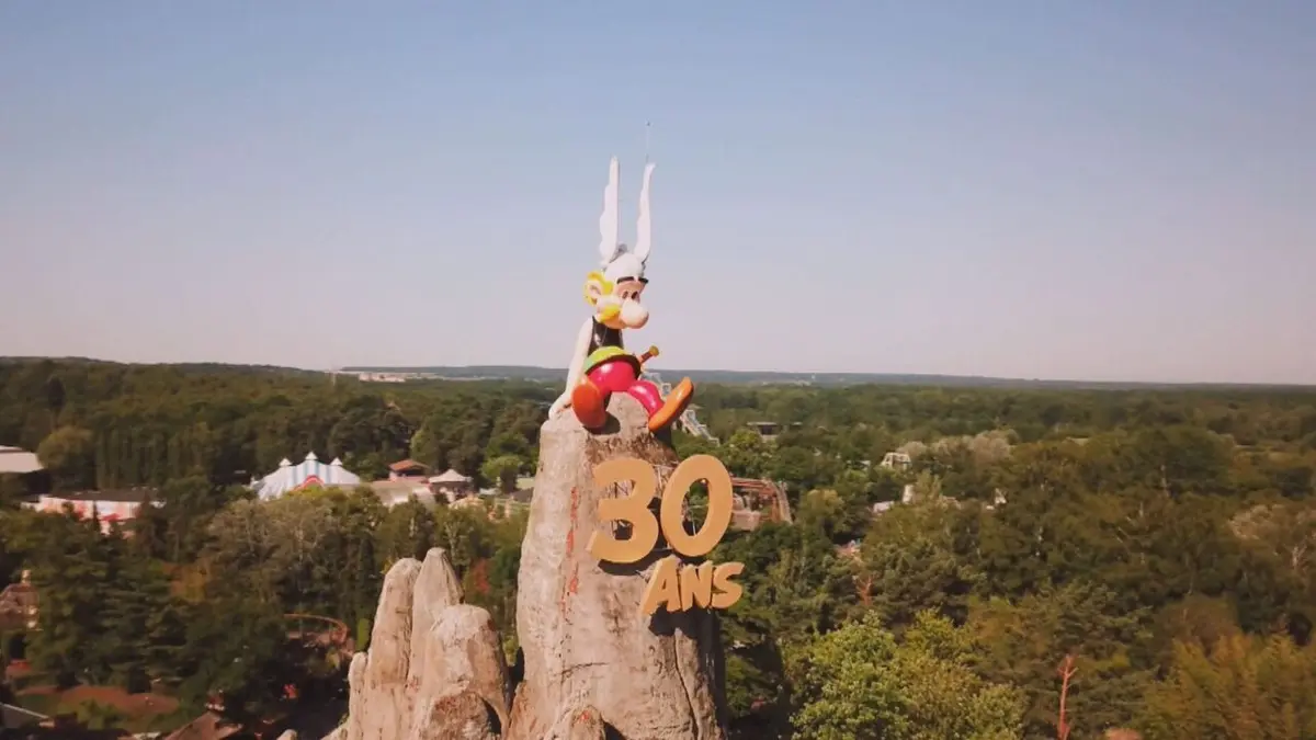 Les parcs d'attractions préférés des Français S03E01 Parc Astérix : Ils sont fous du nouveau grand huit !