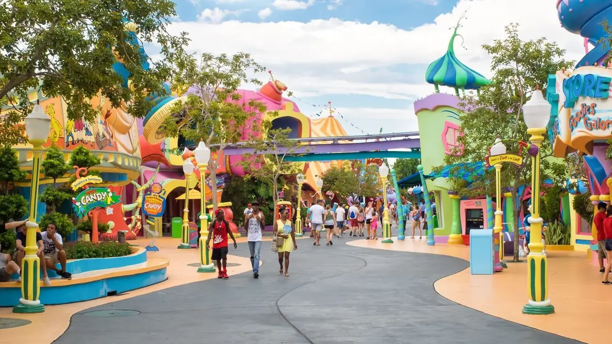 Visuel de Les parcs d'attractions préférés des Français S01E03 Disneyland Paris : Les 30 ans d'un rêve toujours plus grand
