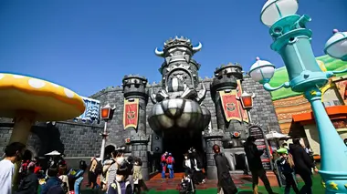 Les parcs d'attractions préférés des Français S02E02 Harry Potter, Super Mario, Avengers : les supers héros ont leurs parcs