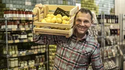 Les Paris du globe-cooker  Les Grecs et les Maliens