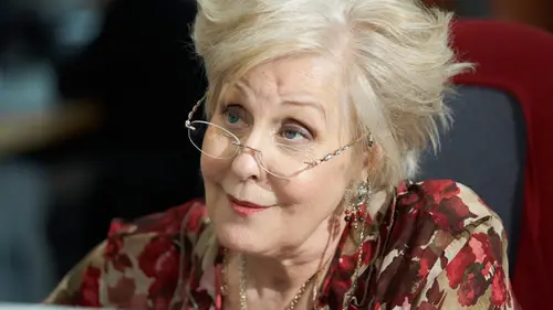 Les perles S01E01 Panier de crabes