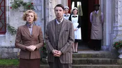 Les petits meurtres d'Agatha Christie  S01E08 Le flux et le reflux