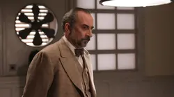 Les petits meurtres d'Agatha Christie  S01E08 Le flux et le reflux