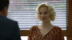 Les petits meurtres d'Agatha Christie S02E01 Jeux de glaces