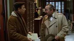 Les petits meurtres d'Agatha Christie  S01E08 Le flux et le reflux