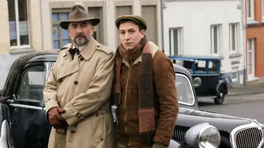 Les petits meurtres d'Agatha Christie S01E03 La plume empoisonnée