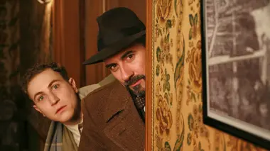 Les petits meurtres d'Agatha Christie S01E08 Le flux et le reflux