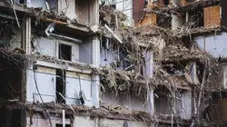 Les pires accidents : précipice Engloutis sous la terre