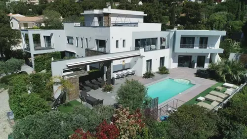 Les plus belles vacances S04E23 Entre célibataires