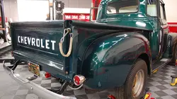 Cars restoration S06E02 Le pick-up 1954 de Chuck Schafer