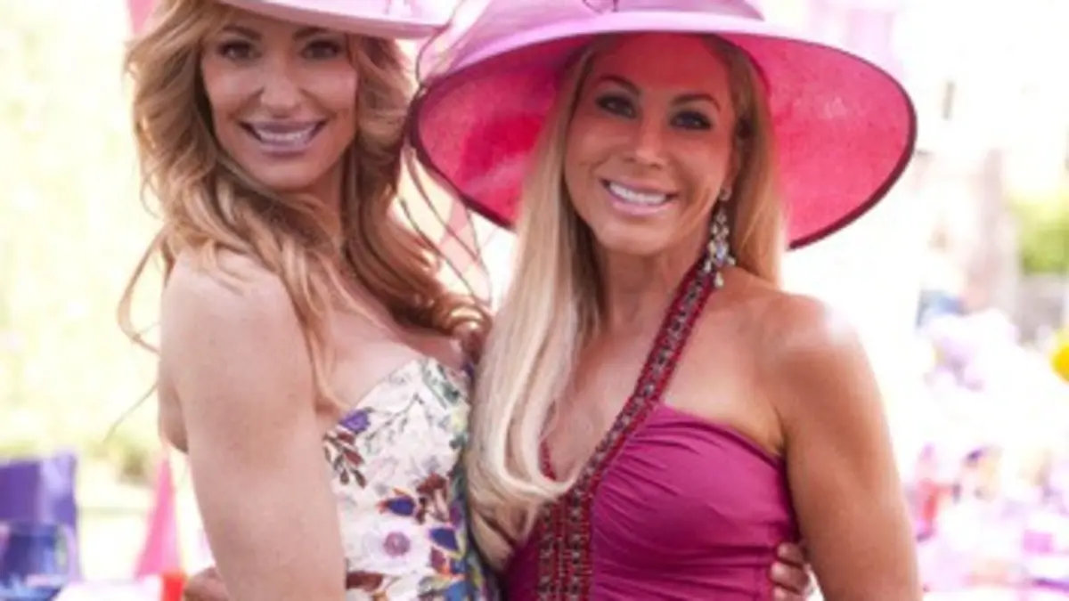 Les Real Housewives de Beverly Hills S01E02 Louboutins et chocolats