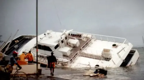 Les rescapés E03 Dans l'oeil du cyclone