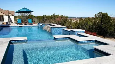 Piscine pour géant