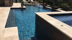 Les rois de la piscine S08E01 Palace palace !