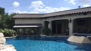 Une piscine comme un étang