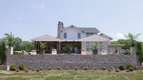 Les rois de la piscine S05E01 Une piscine hors sol