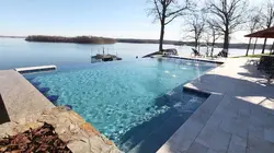 Les rois de la piscine S05E04 Deux fois plus de folie