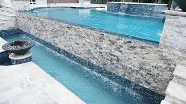 Quatre soeurs pour une piscine