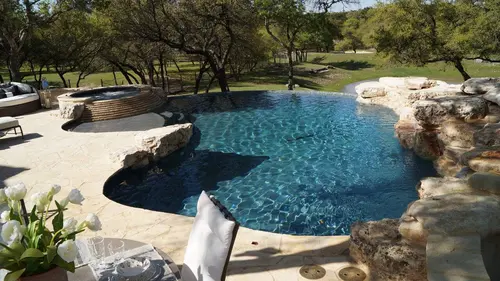 Les rois de la piscine S09E00 Trois fois plouf