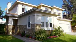 Les rois de la réno Attention travaux