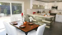 Les rois de la réno Pied au plancher