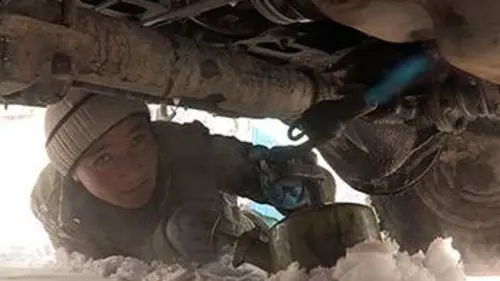 Les routes de l'impossible S08E00 Kirghizistan : les ravitailleurs du grand froid