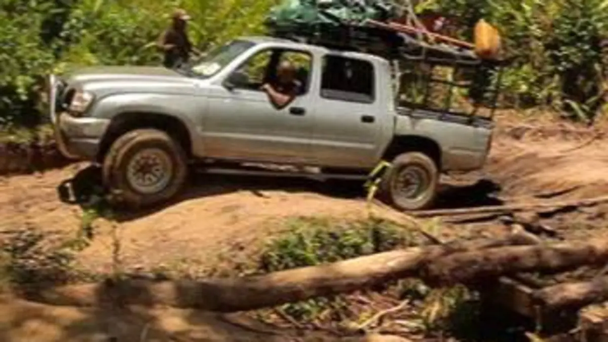 Les routes de l'impossible S05E00 Madagascar : pistes, saphirs et bois précieux