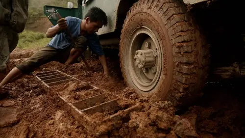 Les routes de l'impossible S07E03 Birmanie, les brumes de l'aube