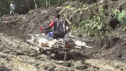 Les routes de l'impossible S10E00 Philippines, la mousson et les hommes