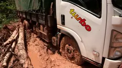 Les routes de l'impossible S07E04 Gabon: la forêt maudite