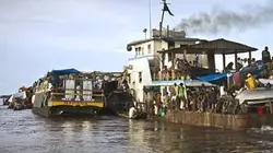 Les routes de l'impossible S03E00 Congo, le rafiot de l'enfer