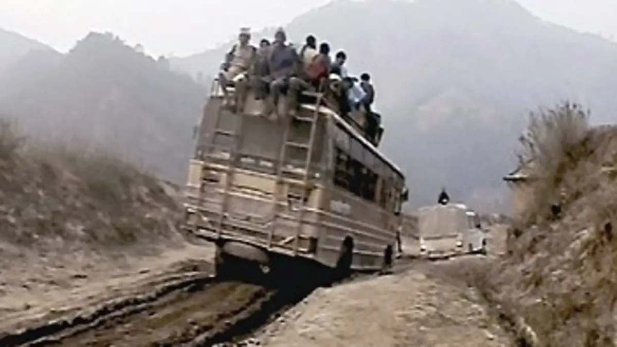 Les routes de l'impossible S02E00 Népal : les damnés du précipice
