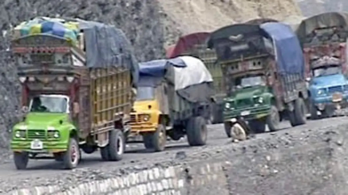 Les routes de l'impossible S02E00 Pakistan, la route des cimes