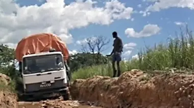 Les routes de l'impossible S02E00 Congo, le salaire de la sueur