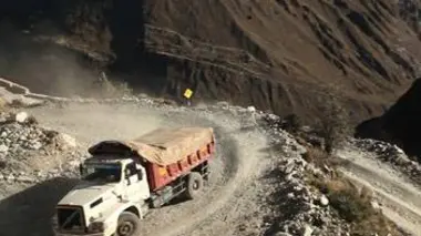 Les routes de l'impossible S05E00 Pérou, montagnes interdites