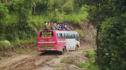 Les routes de l'impossible S10E07 Népal, les voies de la sagesse